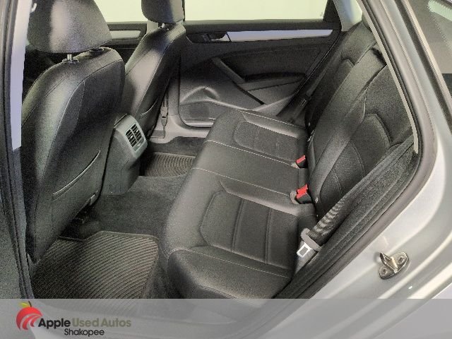 Used 2013 Silver Volkswagen 2.5 SE image 27