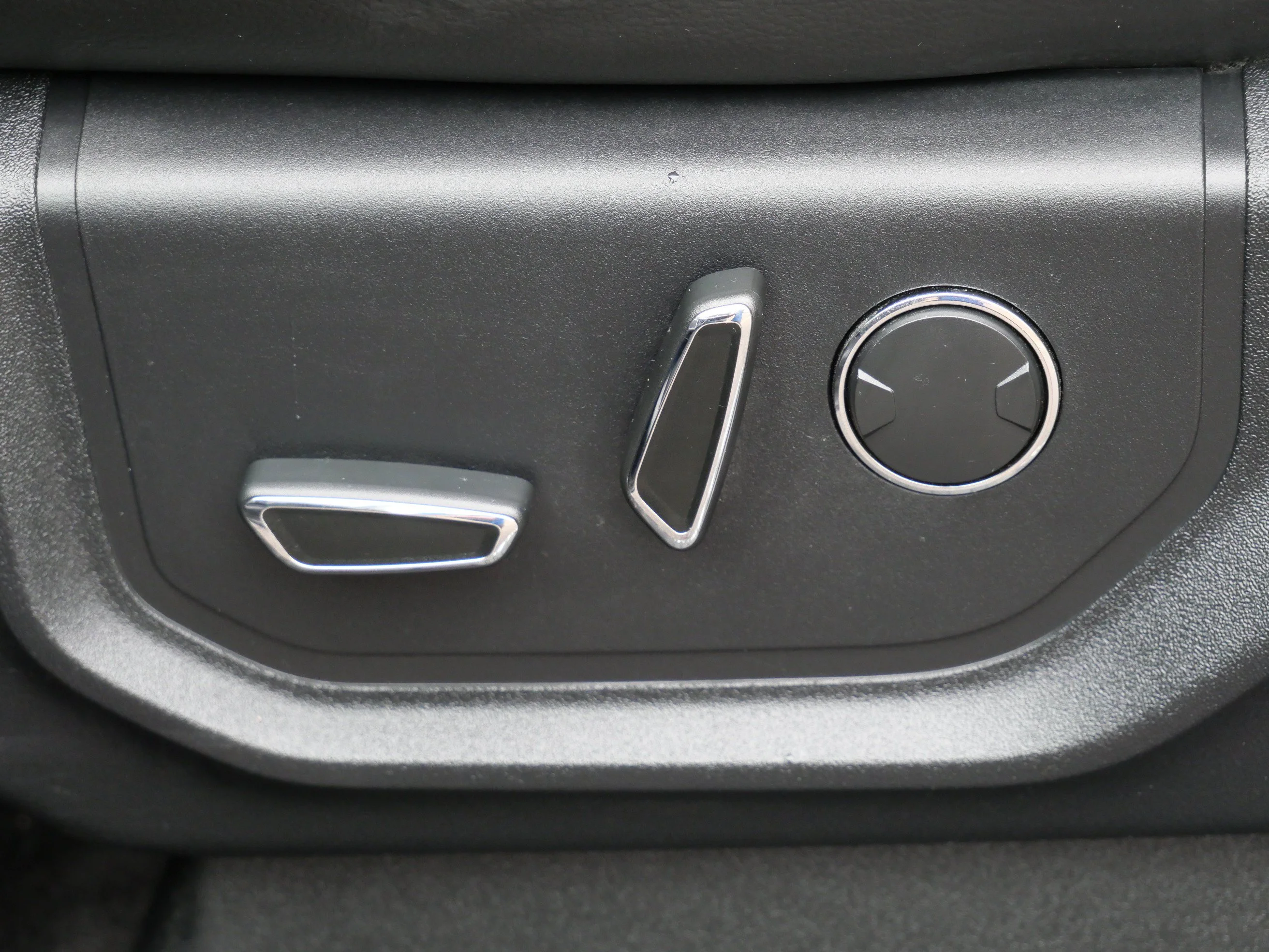 Used 2015 Magnetic Metallic Ford Lariat image 12