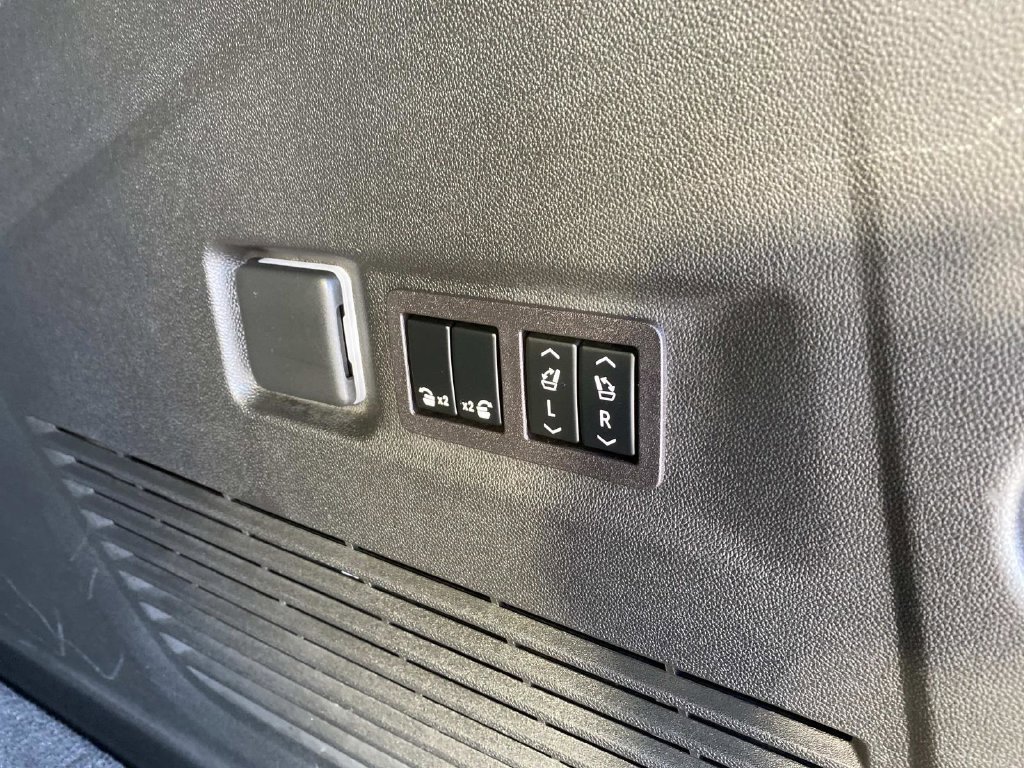 Used 2023 Gray Chevrolet Premier image 9
