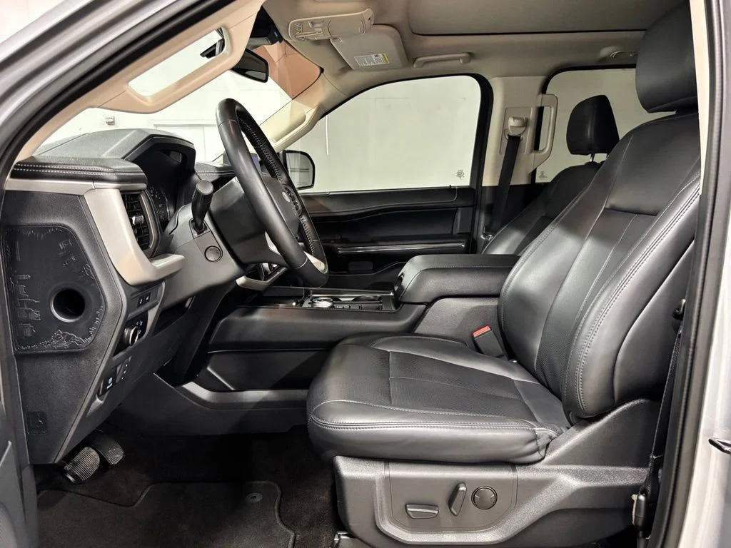 Used 2023 Silver Ford XLT image 16