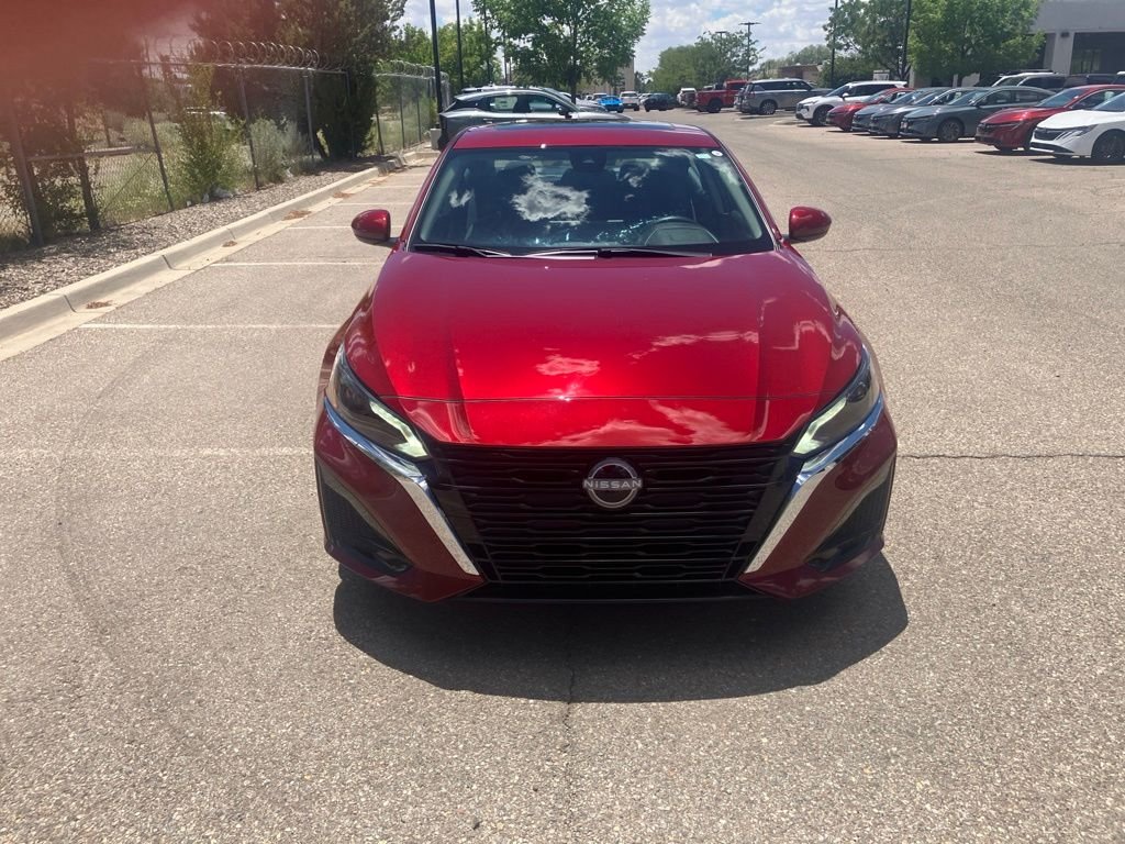 Used 2025 Red Nissan 2.5 SV image 2