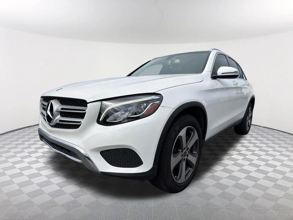 Used 2019  Mercedes-Benz GLC 300 image 1