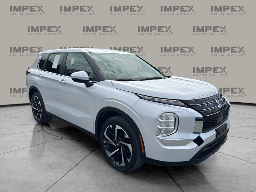 Used 2022 White Mitsubishi ES image 7