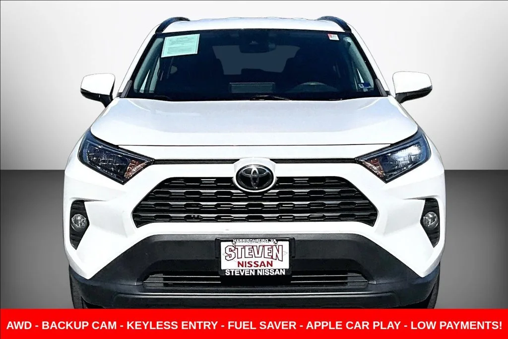 Used 2020 White Toyota XLE image 2