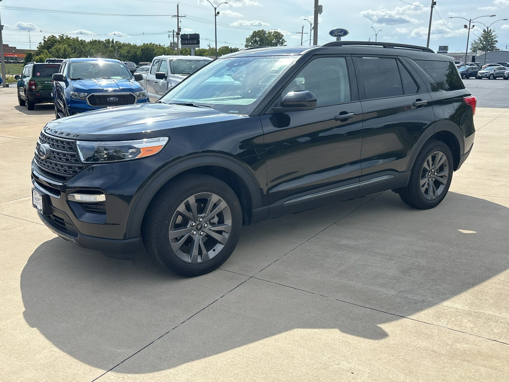 Used 2024 Agate Black Metallic Ford XLT image 7
