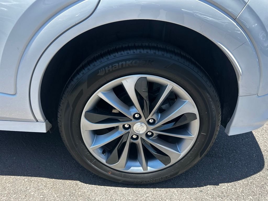 Used 2020 White Buick Essence image 12