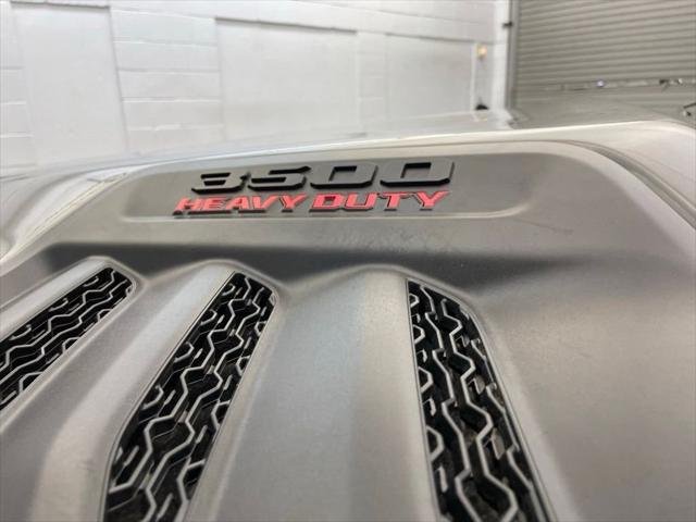 New 2026 Ceramic Gray Clear-Coat Exterior Paint RAM LARAMIE image 12