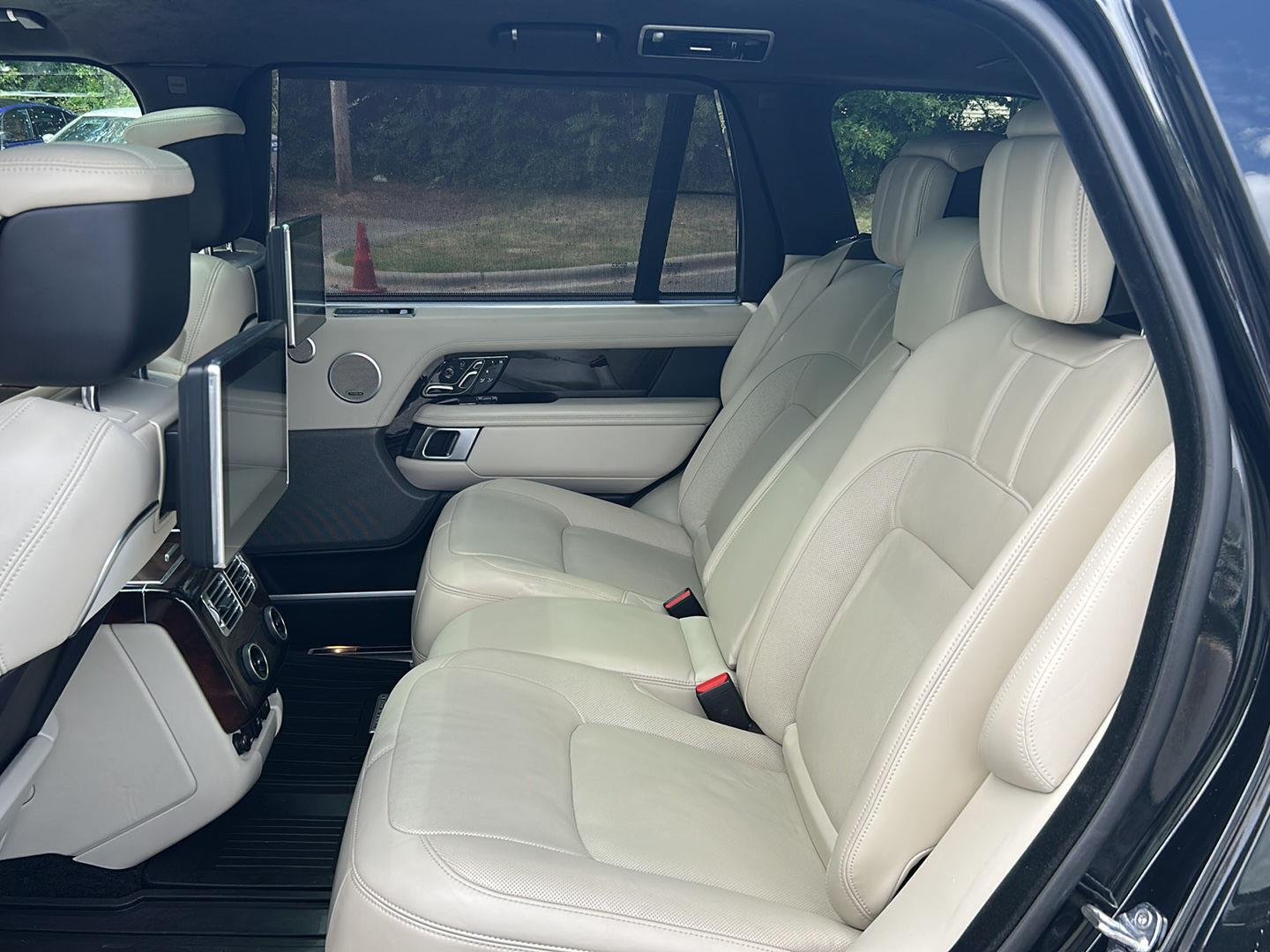 Used 2020 Santorini Black Metallic Land Rover Autobiography image 18
