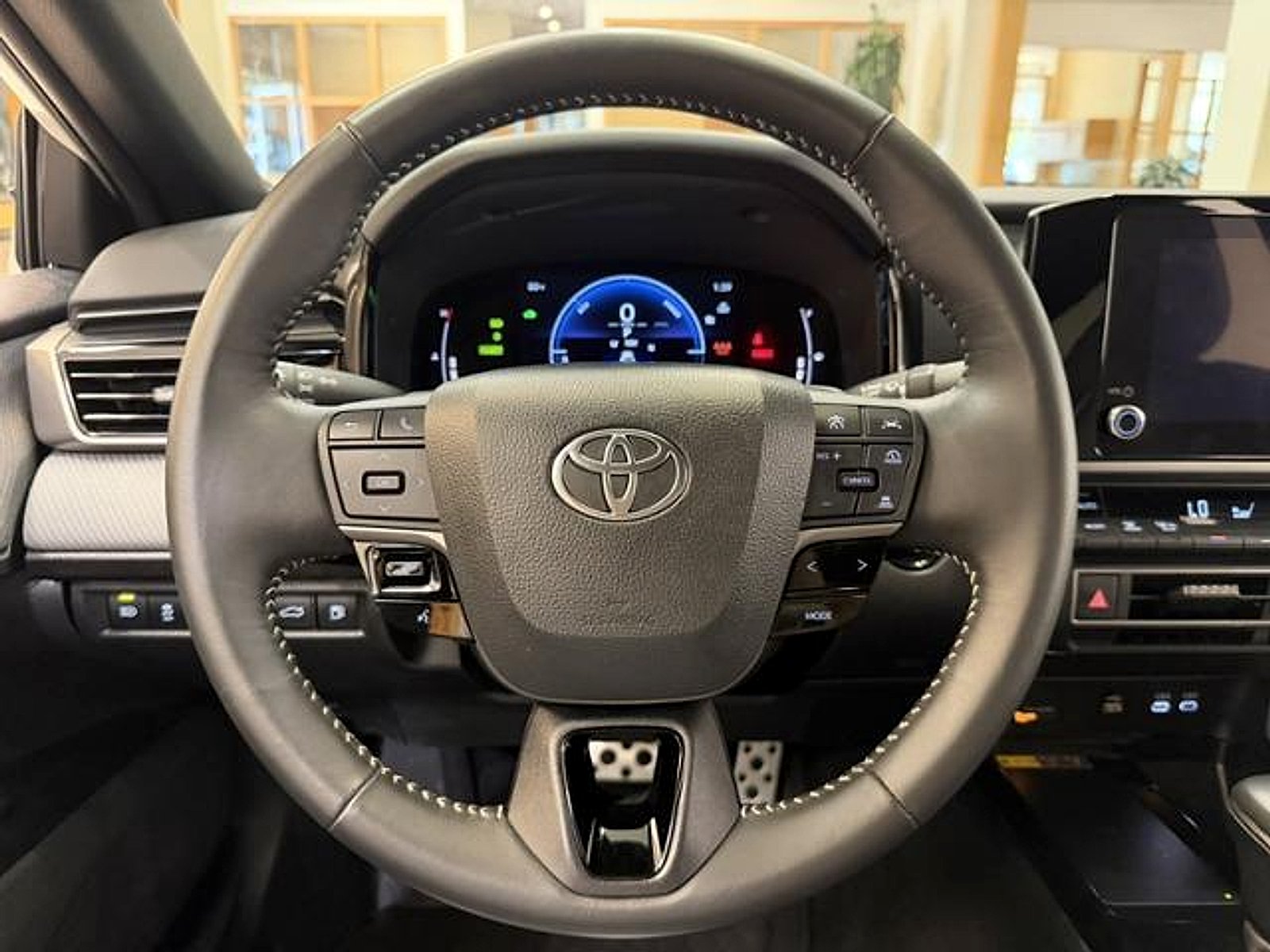 Used 2025 White Toyota  image 14