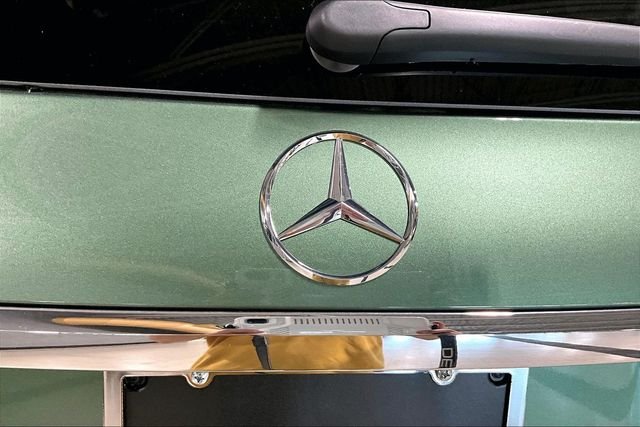 New 2026 MANUFAKTUR Ireland Mid Green Metallic Mercedes-Benz GLS 450 image 22
