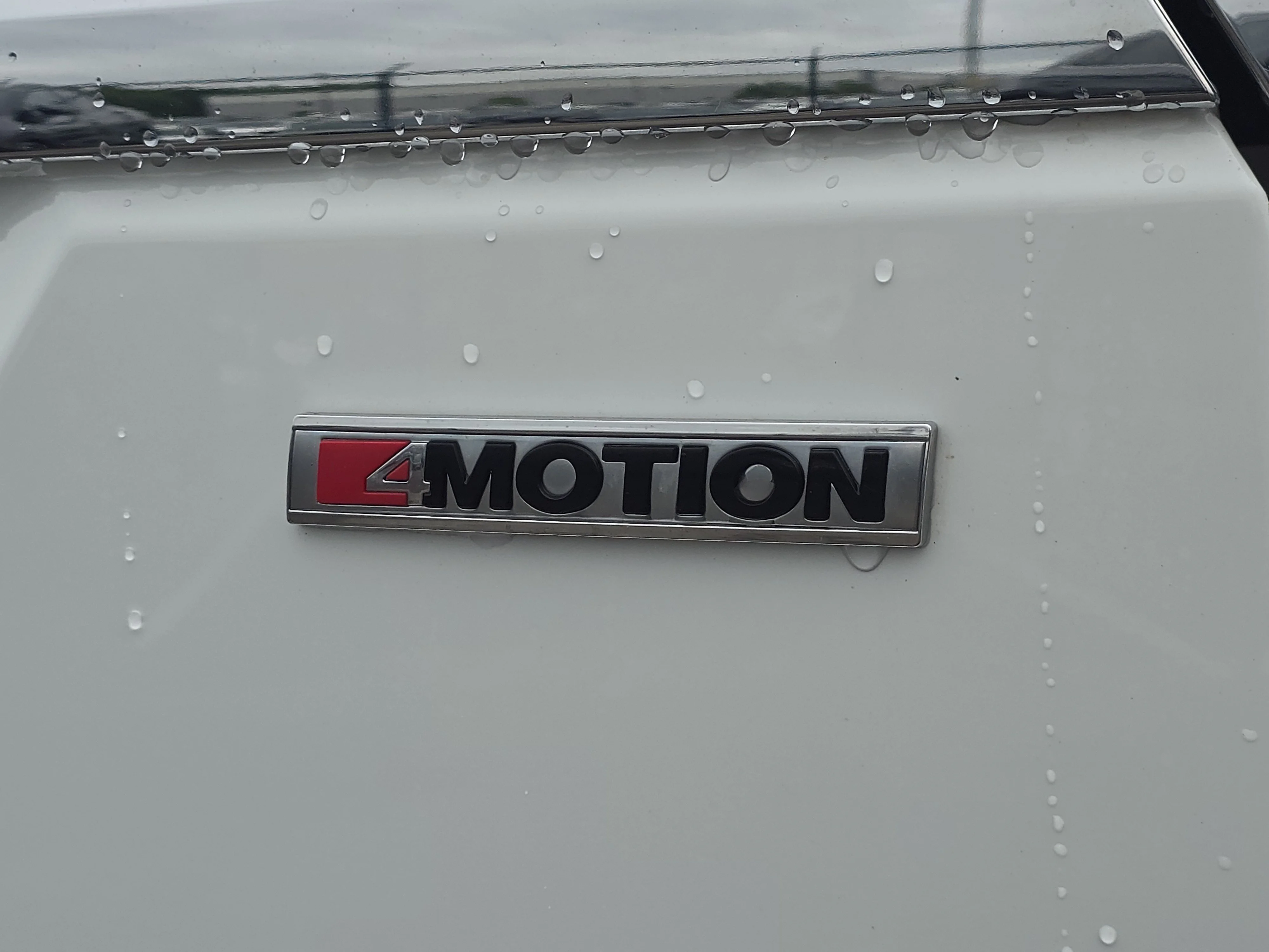 Certified Used 2022 Pure White Volkswagen 2.0T SE image 14