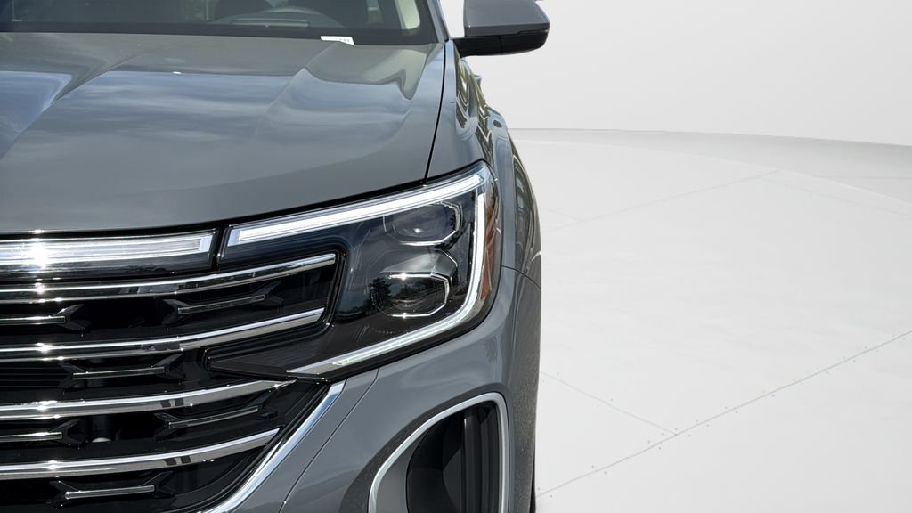 New 2026 Pure Gray Volkswagen 2.0T SEL image 17