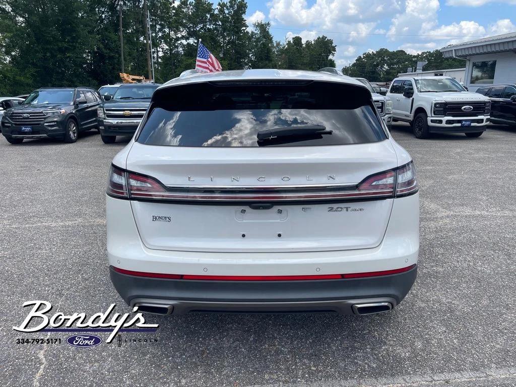 Used 2019 White Platinum Clearcoat Metallic Lincoln Standard image 13