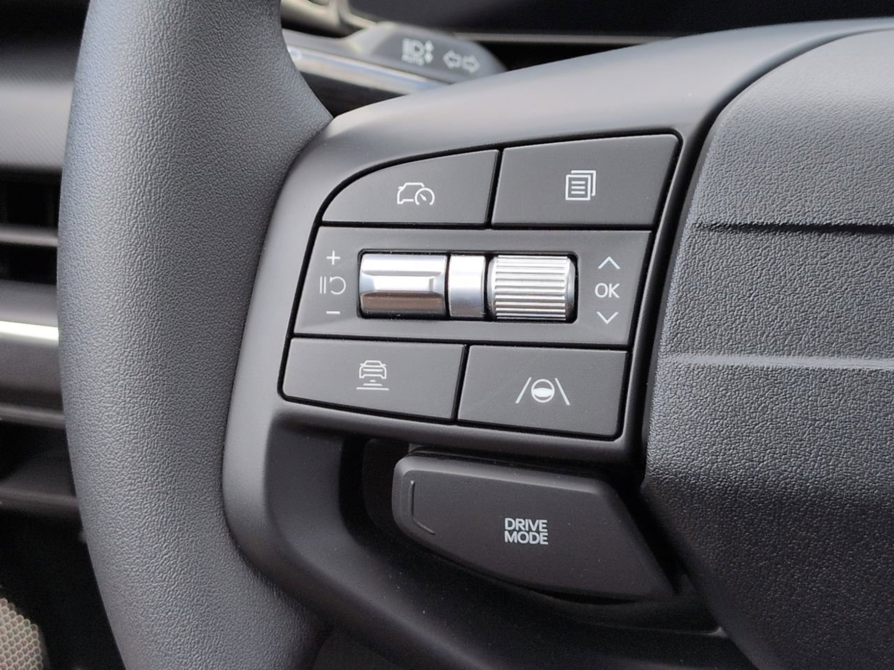 New 2026 Snow White Pearl Kia LXS image 25