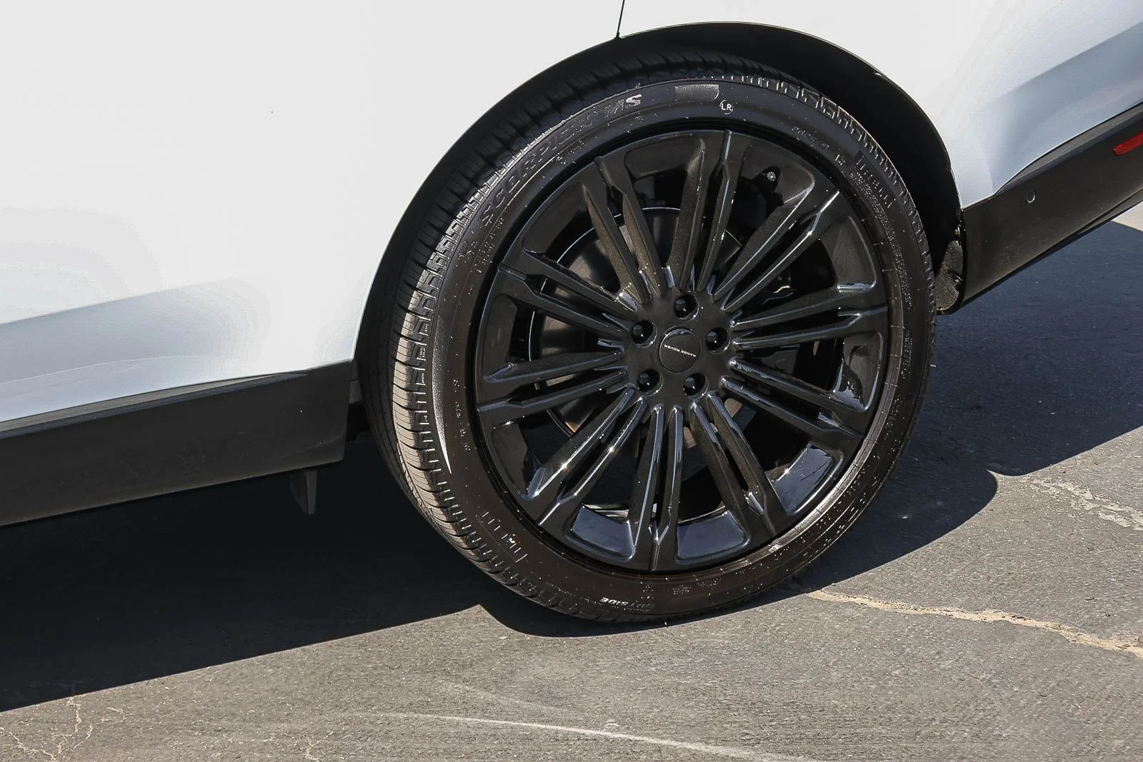 2026 Land Rover Range Rover SE - Photo 9