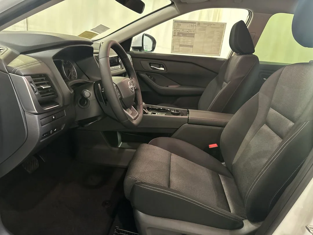 2026 Nissan Rogue SV - Photo 13
