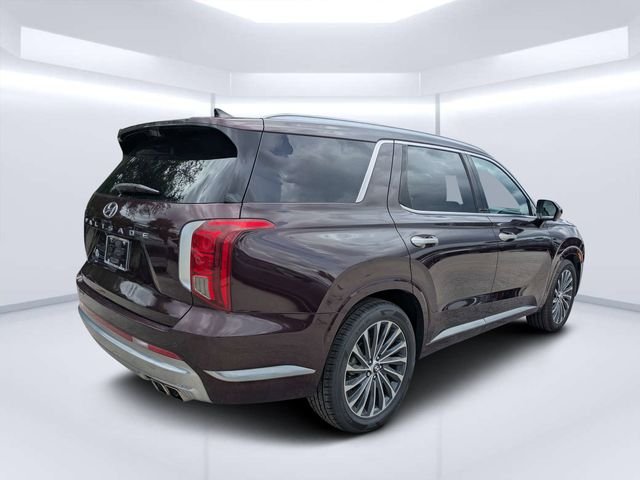 Used 2023 Red Hyundai Calligraphy image 3