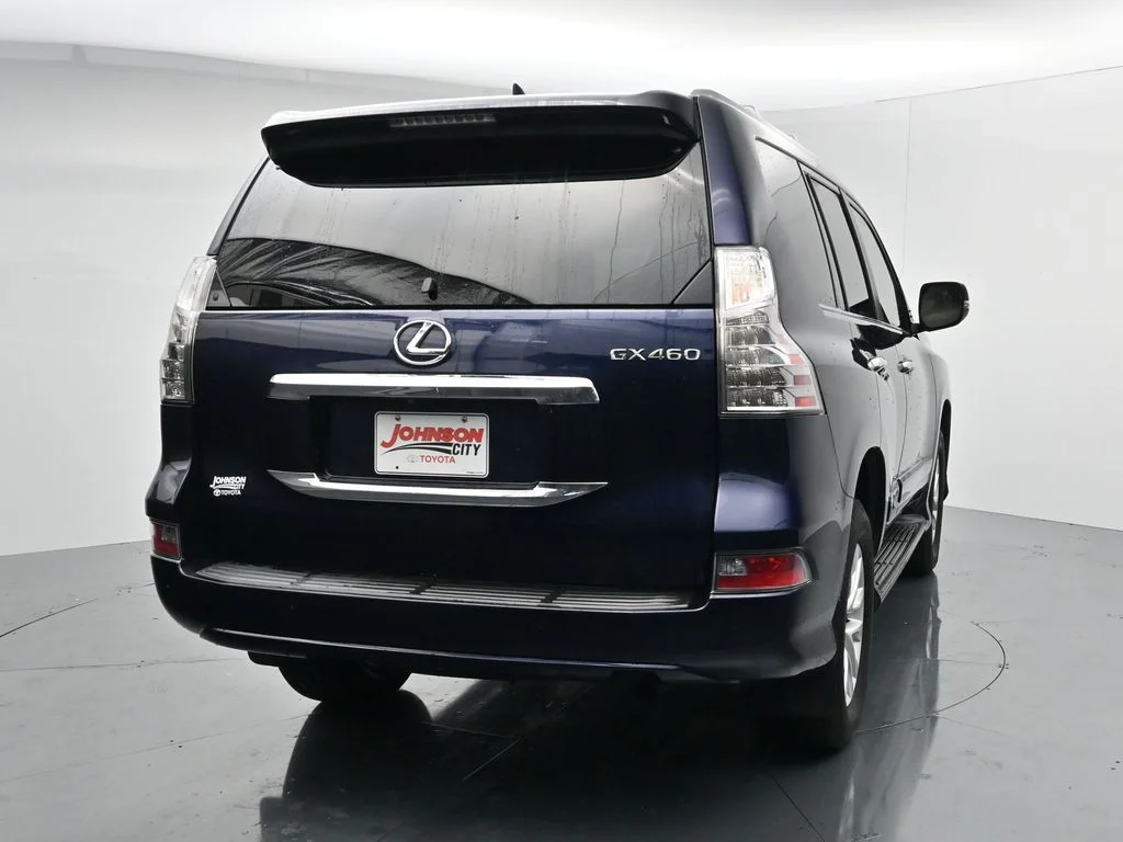 Used 2017  Lexus 460 image 6
