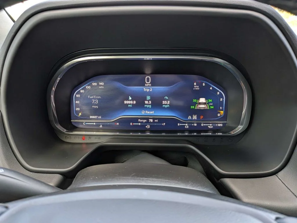 Used 2022 White Chevrolet Z71 image 27