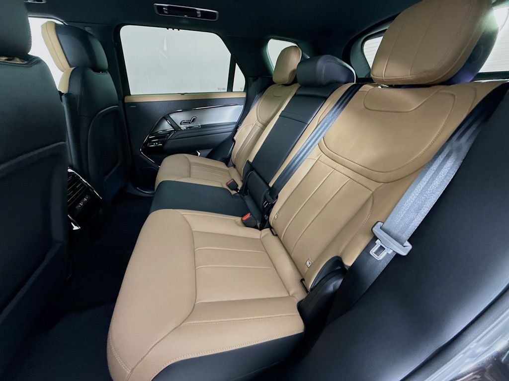 New 2026 Santorini Black Land Rover Dynamic SE image 26