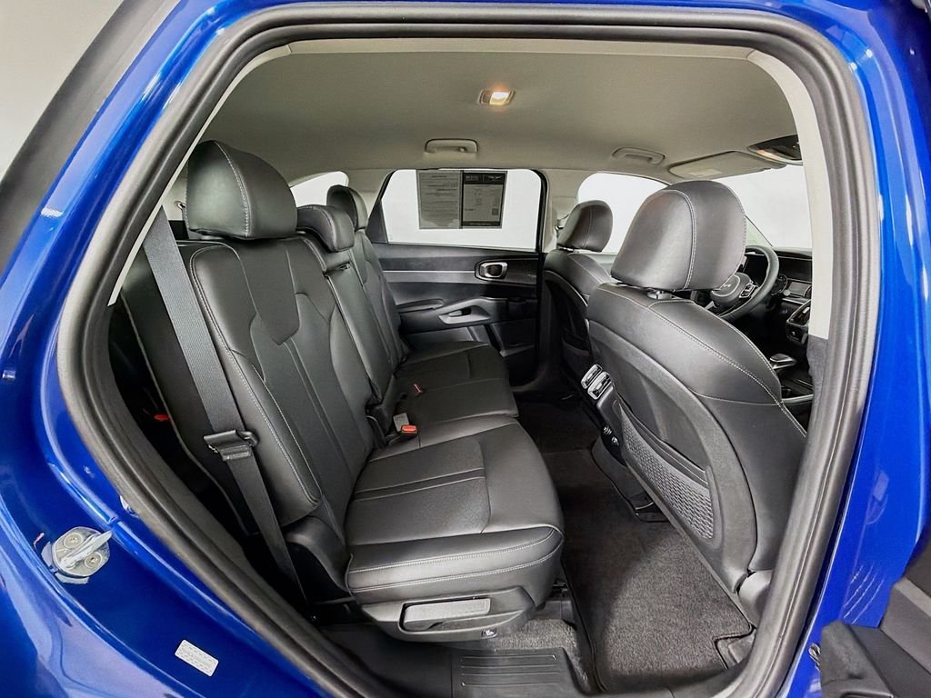Used 2022 Sapphire Blue Kia S image 28