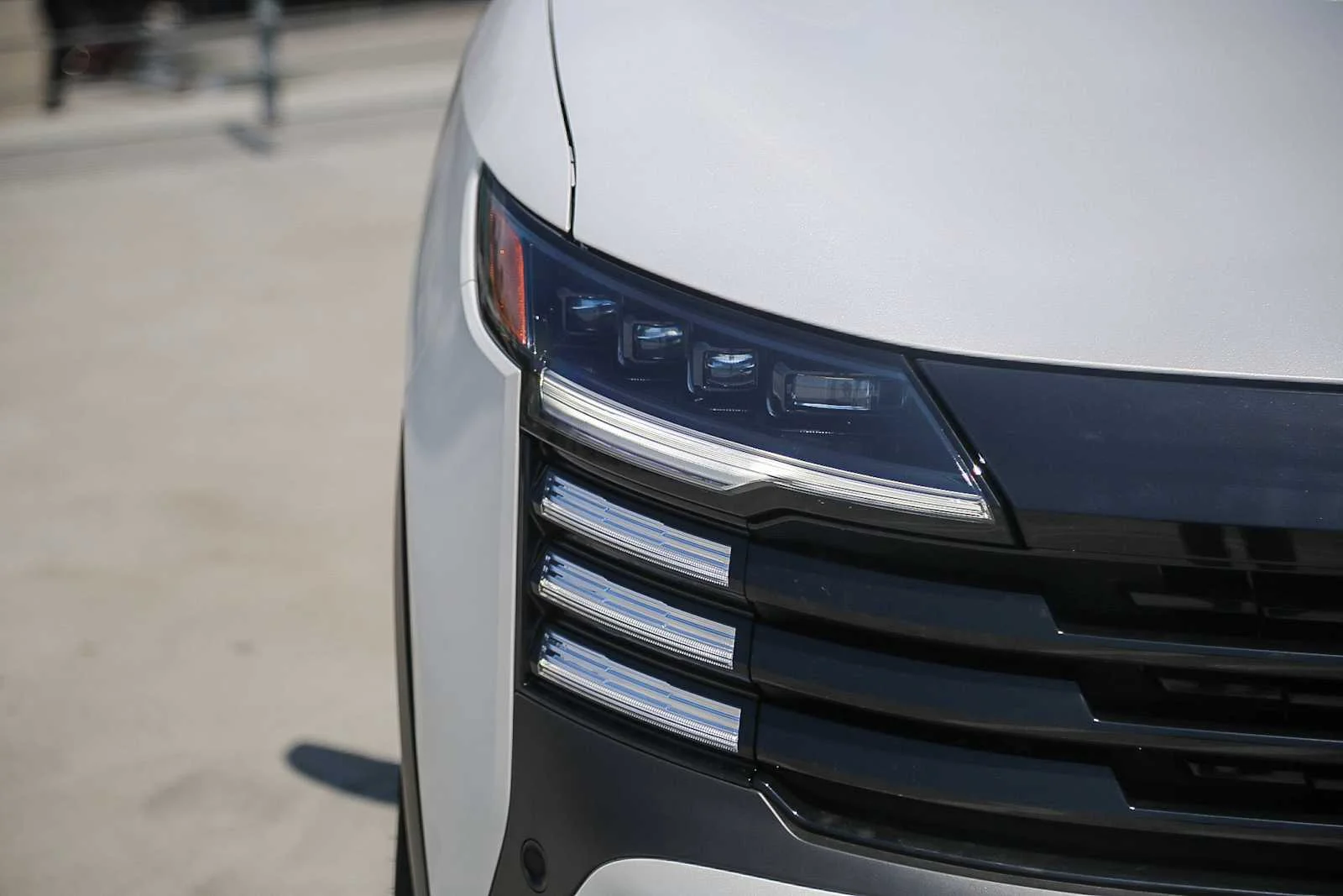 New 2026 Aspen White TriCoat Nissan SR image 4