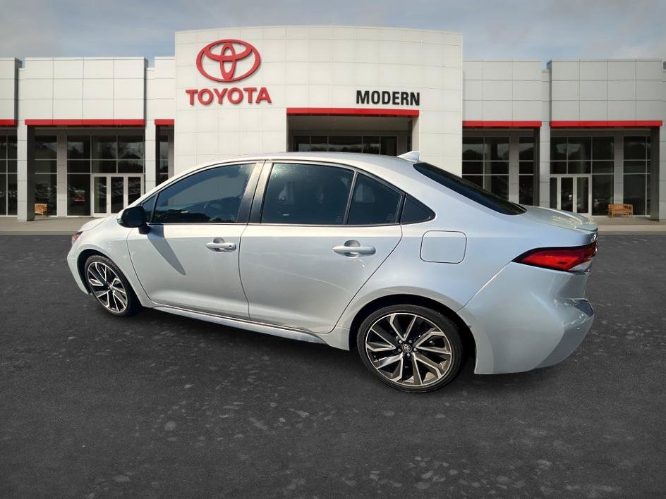 Used 2022 Classic Silver Metallic Toyota SE image 30