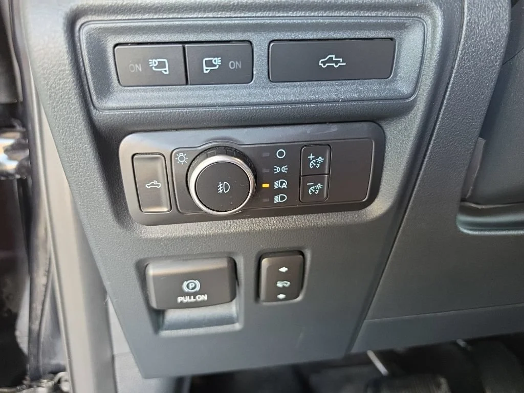 Used 2021 Black Ford XL image 17