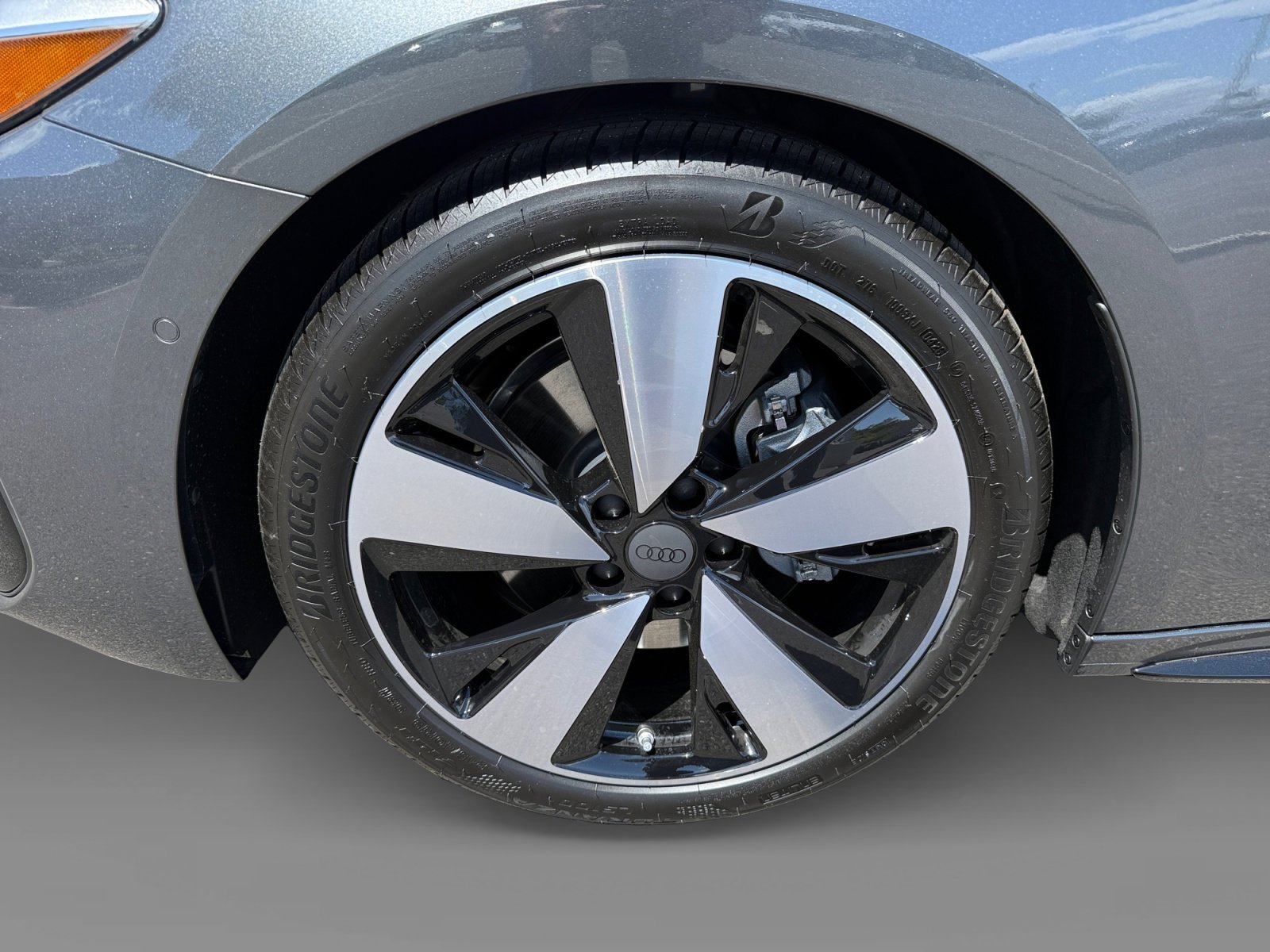 New 2026 Daytona Gray Pearl Effect Audi Premium 2.0 TFSI quattro image 9