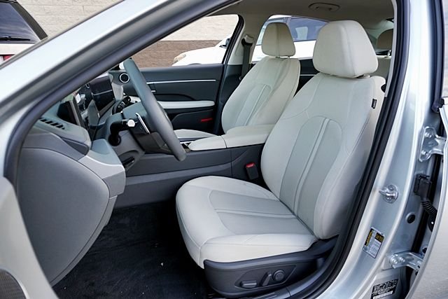 Used 2024 Silver Hyundai SEL image 13