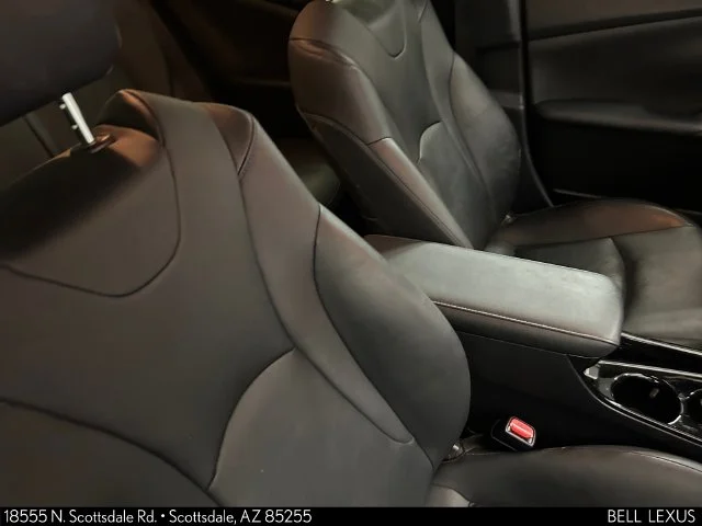 Used 2018 White Toyota Four Touring image 9