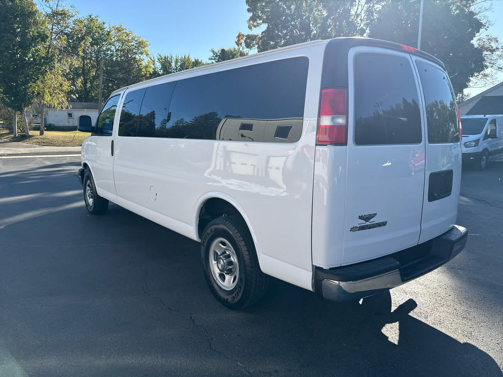 2017 Chevrolet Express Passenger LT photo 3