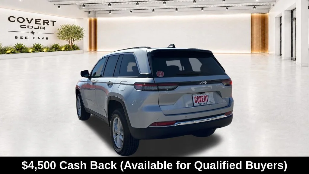 New 2026 Silver Zynith Jeep Laredo image 9