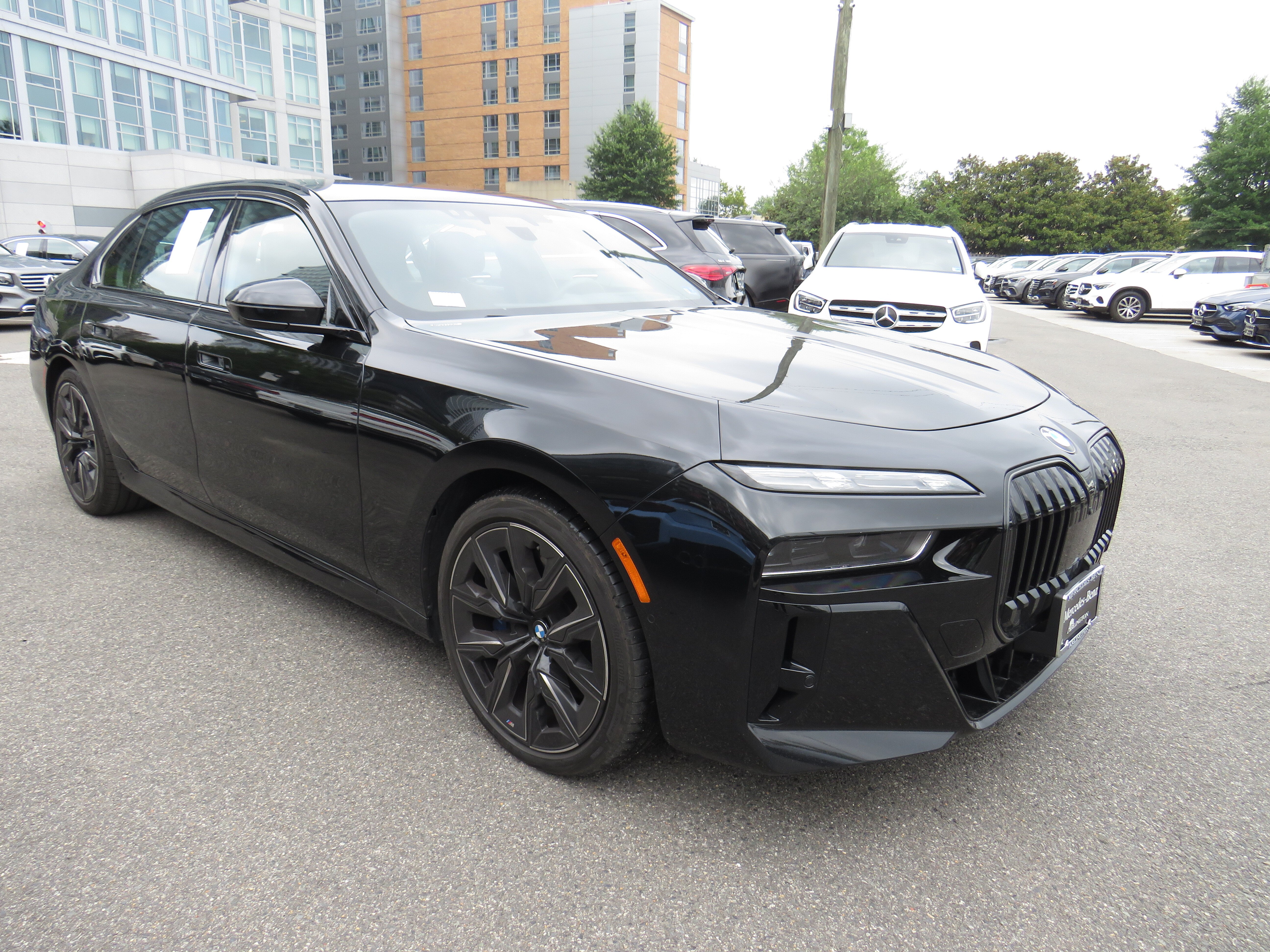 Used 2024 Black Sapphire Metallic BMW 760i xDrive image 5