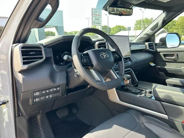 New 2026 Wind Chill Pearl <sup>1</sup> Toyota Tundra Platinum image 25