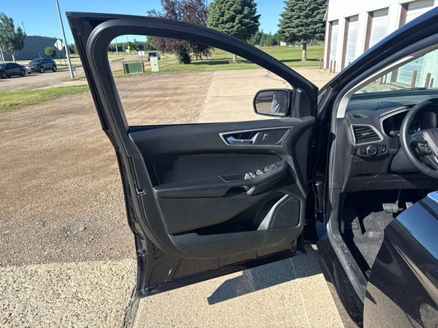 Used 2023 Black Ford SEL image 21