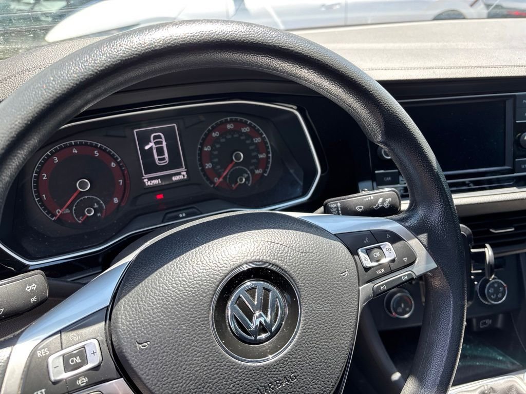 Used 2019 White Volkswagen 1.4T S image 25