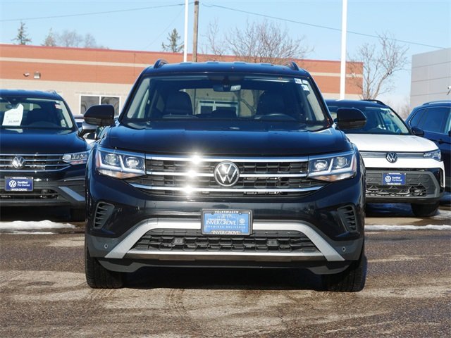 Used 2022 Volkswagen Atlas SE w/Tech with VIN 1V2HP2CA0NC501019 for sale in Inver Grove Heights, Minnesota