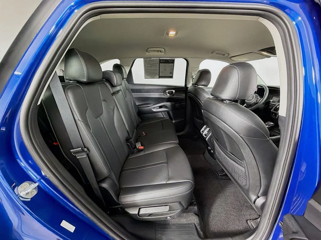 Used 2022 Sapphire Blue Kia S image 28