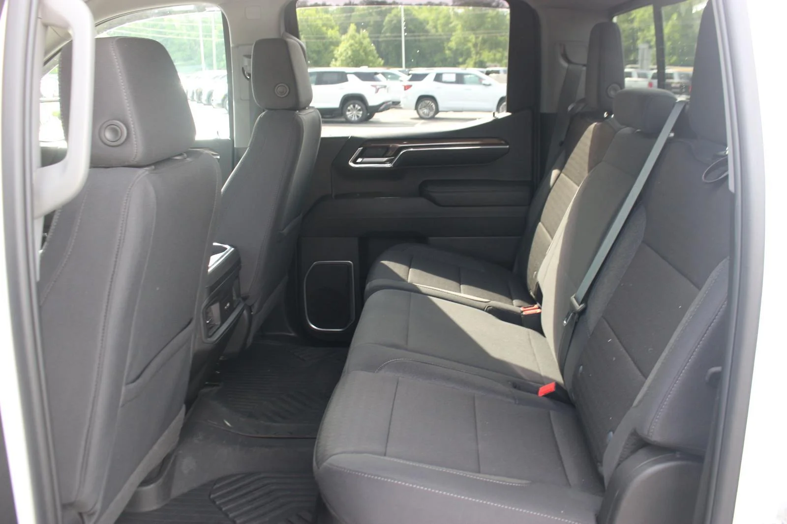 Used 2024 Summit White Chevrolet RST image 34