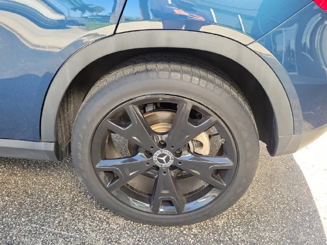 Used 2020 Blue Mercedes-Benz GLA 250 image 9