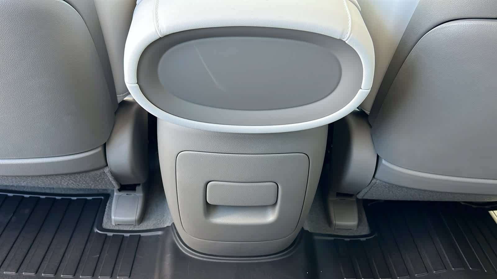 New 2026 Creamy White Pearl Hyundai Blue SEL Premium 8P image 25