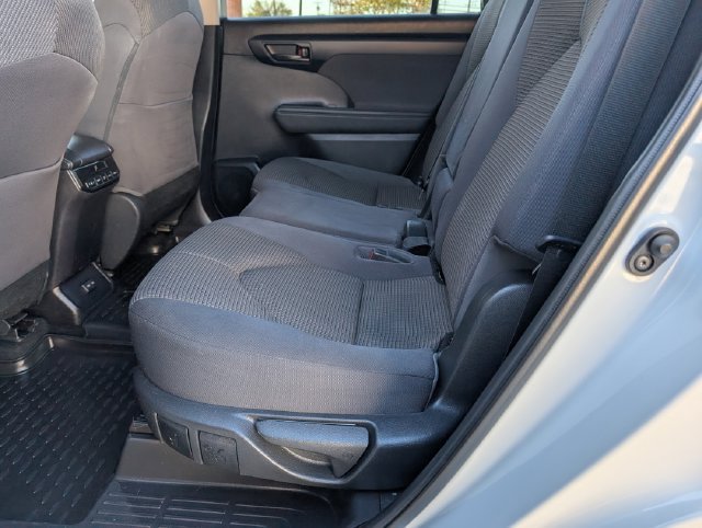 Used 2023 Off-white Toyota LE image 19