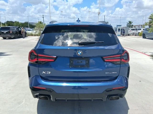 Used 2024 Blue BMW sDrive30i image 5