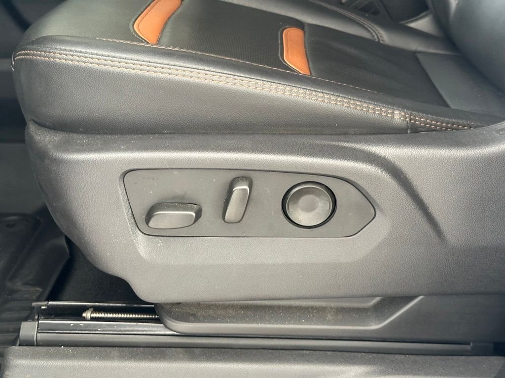 Used 2025 Silver GMC AT4 image 16