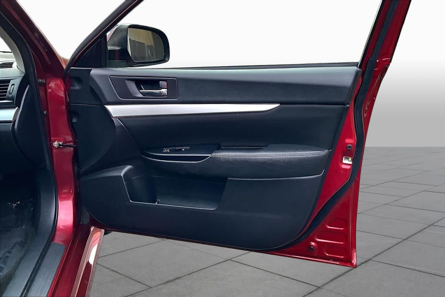 Used 2013 Venetian Red Pearl Subaru 2.5i Premium image 22