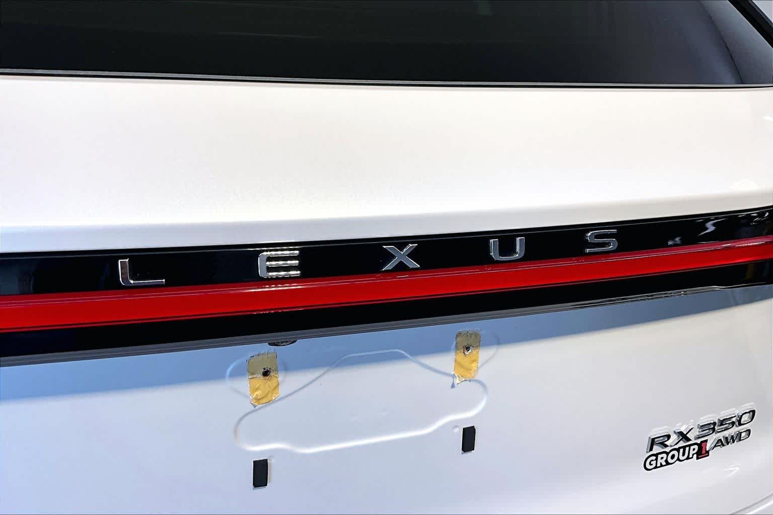 Used 2024 Eminent White Pearl Lexus Premium image 33