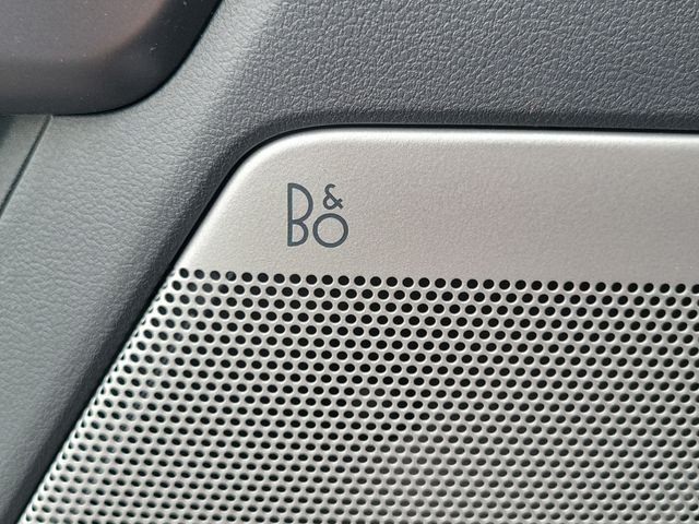 New 2026 Carbonized Gray Metallic Ford Lariat® image 17