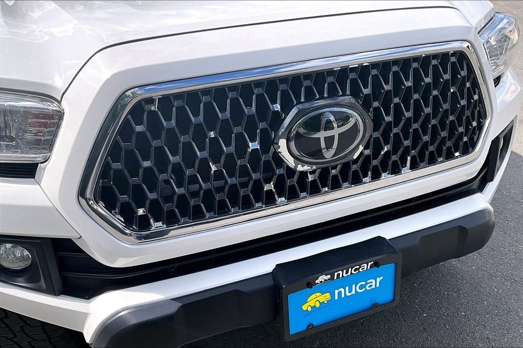 Used 2018 White Toyota TRD Off-Road image 31