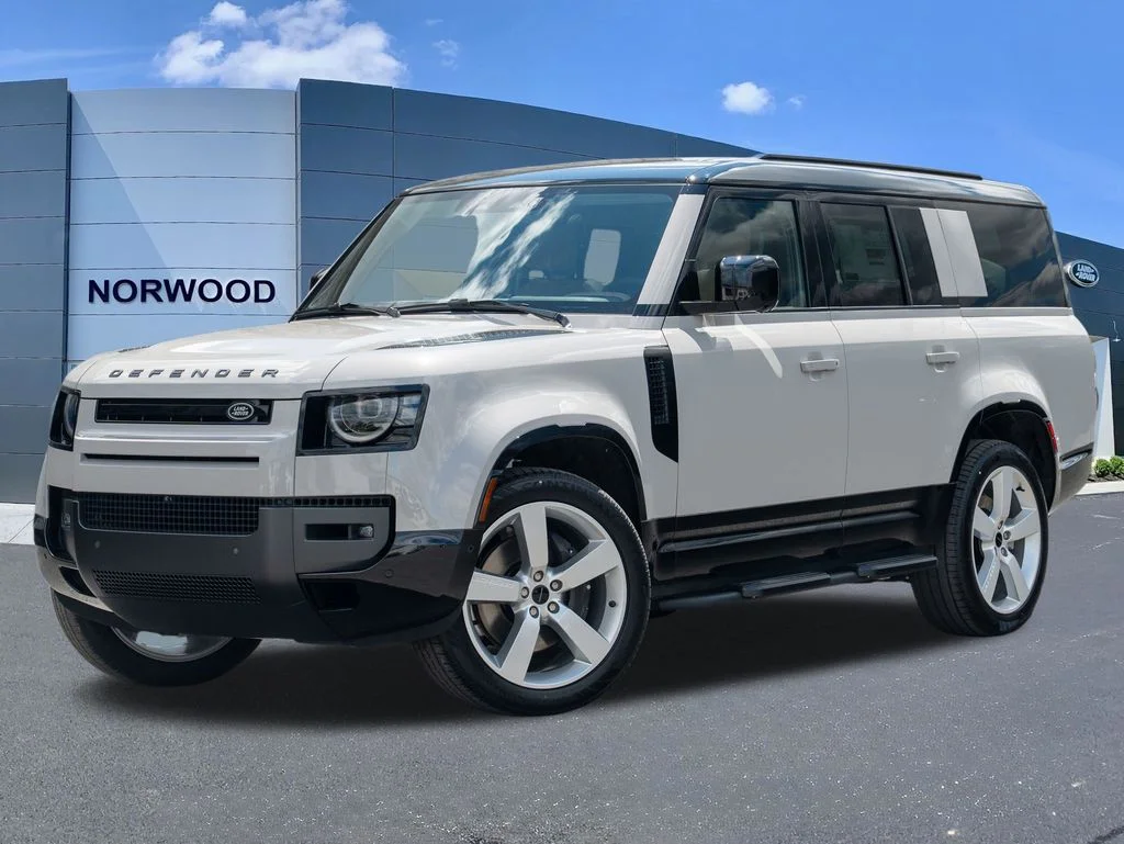 2026 Land Rover Defender 130 X-Dynamic SE P400's photo